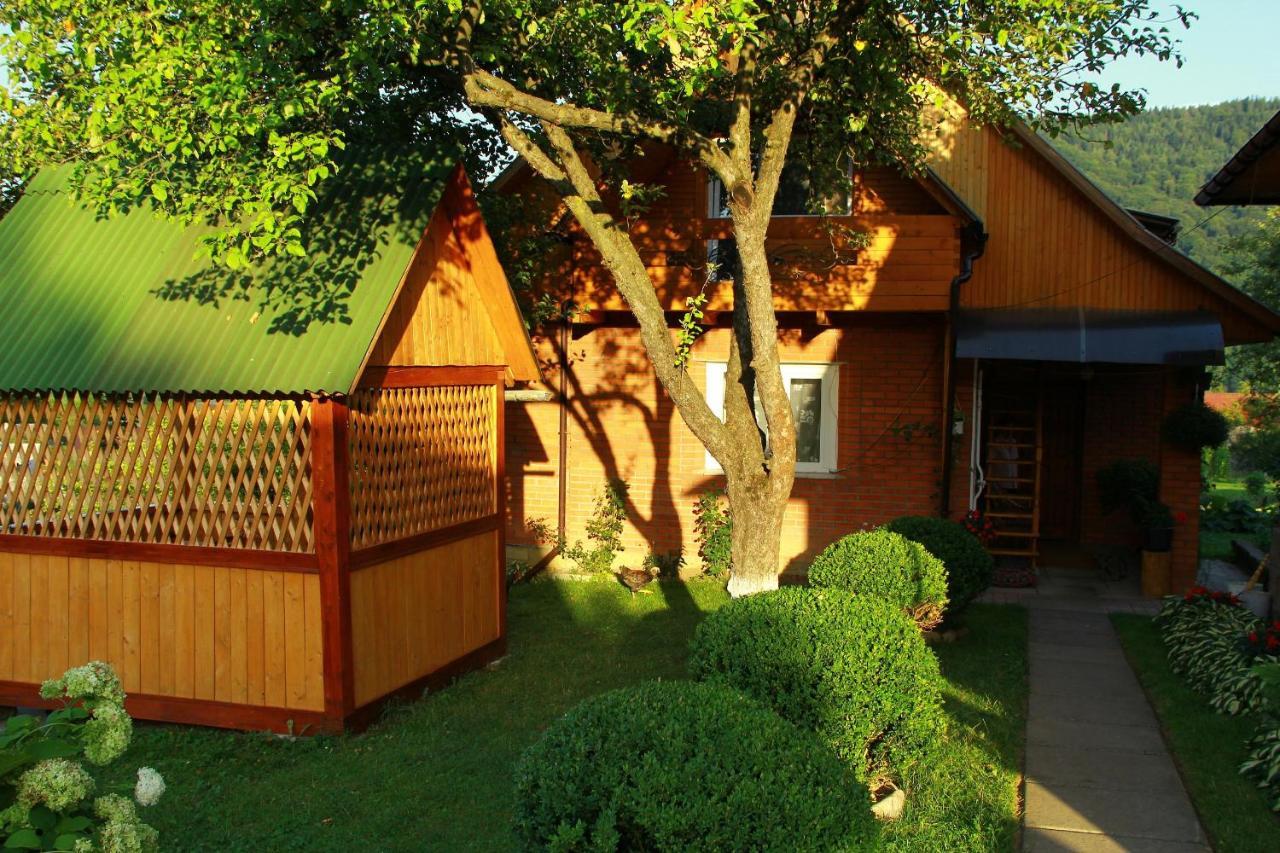 У Андрія Hotel Jaremcse Kültér fotó